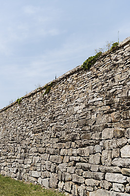 포토 JPG 주간 여행 한국건축 유적지 하늘 돌담 풍경 사람없음 야외 관광지 봄 문화재 성 성벽 국내여행 명승지 사적지 해미읍성 국내포토 자연요소 건축물 계절 건축 고건축 담장 돌_바위 서산 파일형식