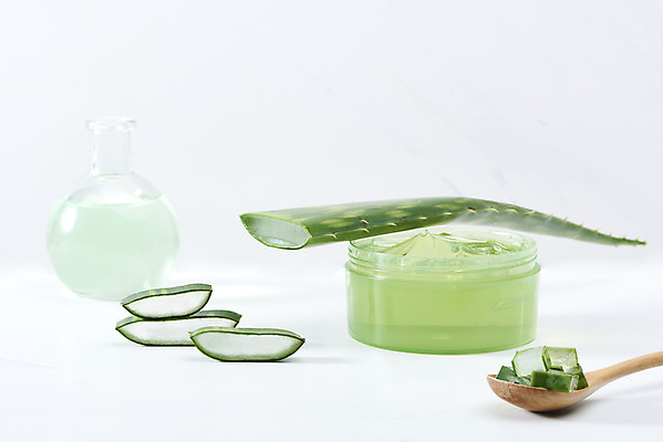 포토 JPG 스튜디오촬영 단면 실내 사람없음 건강관리 여러개 화장품 신선 오브젝트 흰배경 유기농 나무숟가락 다육식물 알로에 사포나리아 알로에젤 국내포토 식물 웰빙 다수 백그라운드 건강 관리 내부 뷰티 숟가락 흰색 젤 파일형식