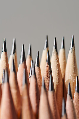 포토 JPG 스튜디오촬영 교육 회색배경 학용품 실내 근접촬영 사람없음 필기구 연필 여러개 오브젝트 신학기 날카로움 교육용품 국내포토 뷰포인트 다수 백그라운드 문구용품 내부 회색 파일형식