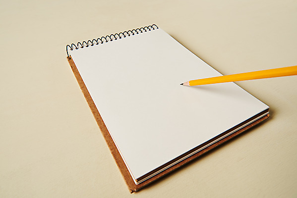 포토 JPG 스튜디오촬영 교육 학용품 실내 사람없음 필기구 연필 공책 오브젝트 신학기 교육용품 베이지색배경 국내포토 백그라운드 문구용품 내부 베이지색 파일형식