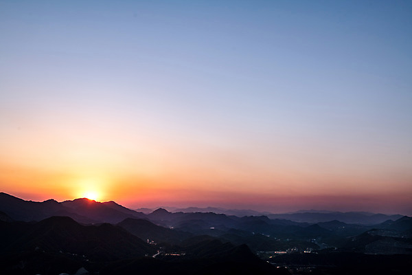 포토 JPG 주간 여행 하늘 풍경 사람없음 야외 여름 관광지 노을 일몰 국내여행 남한강 단양 명승지 양방산 상진대교 상진철교 국내포토 자연요소 계절 산 강 다리_건축물 충청북도 철교 파일형식