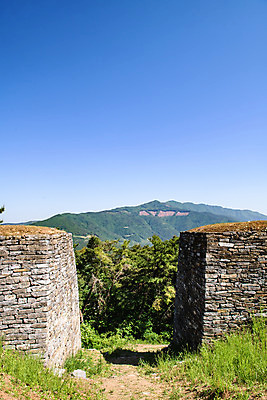 포토 JPG 주간 여행 하늘 풍경 사람없음 야외 여름 관광지 국내여행 단양 명승지 온달산성 석축산성 국내포토 자연요소 계절 충청북도 산성 파일형식