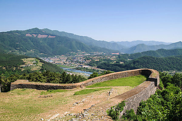 포토 JPG 주간 여행 하늘 풍경 사람없음 야외 여름 관광지 국내여행 단양 명승지 온달산성 석축산성 국내포토 자연요소 계절 충청북도 산성 파일형식