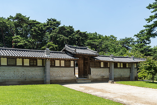 포토 JPG 주간 나무 한국전통 여행 유적지 풍경 사람없음 야외 여름 관광지 세계문화유산 문화재 역사 한국사 조선시대 왕릉 재실 조선왕릉 홍유릉 유릉 국내포토 자연요소 식물 전통 계절 고건축 한국 남양주 파일형식