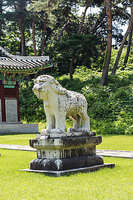 포토 JPG 주간 한국전통 여행 유적지 풍경 사람없음 야외 여름 관광지 조형물 세계문화유산 문화재 역사 한국사 조선시대 왕릉 조선왕릉 홍유릉 순종 순정효황후 홍유릉침전 유릉 국내포토 자연요소 전통 계절 고건축 한국 미술 왕 여왕 남양주 파일형식
