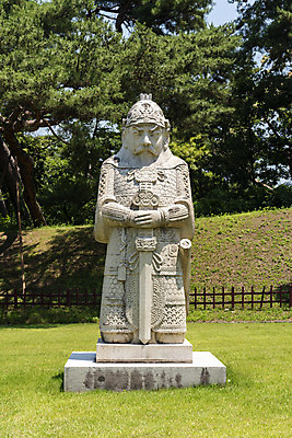 포토 JPG 주간 한국전통 여행 유적지 풍경 사람없음 야외 여름 관광지 세계문화유산 문화재 역사 한국사 조선시대 문인석 왕릉 조선왕릉 홍유릉 순종 순정효황후 홍유릉침전 유릉 국내포토 자연요소 전통 계절 고건축 한국 왕 여왕 남양주 파일형식