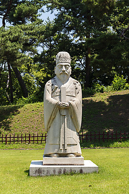 포토 JPG 주간 한국전통 여행 유적지 풍경 사람없음 야외 여름 관광지 세계문화유산 문화재 역사 한국사 조선시대 문인석 왕릉 조선왕릉 홍유릉 순종 순정효황후 홍유릉침전 유릉 국내포토 자연요소 전통 계절 고건축 한국 왕 여왕 남양주 파일형식