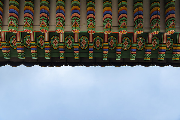 포토 JPG 주간 한국전통 로우앵글 여행 유적지 단청문양 풍경 사람없음 야외 여름 관광지 세계문화유산 문화재 역사 한국사 조선시대 왕릉 조선왕릉 홍유릉 순종 순정효황후 홍유릉침전 유릉 국내포토 자연요소 전통 문양 계절 뷰포인트 고건축 한국 왕 단청 여왕 남양주 파일형식