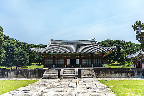 포토 JPG 주간 한국전통 여행 유적지 하늘 풍경 사람없음 야외 여름 관광지 세계문화유산 문화재 역사 한국사 조선시대 명성황후 왕릉 조선왕릉 홍유릉 홍유릉침전 홍릉 고종 을미사변 국내포토 자연요소 전통 계절 고건축 한국 왕 남양주 파일형식