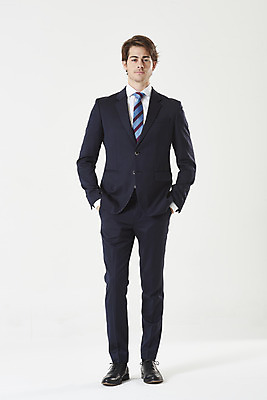 포토 JPG 스튜디오촬영 전신 서양인 외국인 남자 비즈니스 성공 실내 한명 서기 누끼 정장 성인 앞모습 30대 비즈니스맨 자신감 흰배경 주머니손 성인남자한명만 국내포토 1 옷 감정 뷰포인트 백그라운드 컨셉 모션 사람 인종 내부 장년 흰색 직장인 남자한명만 성인남자만 파일형식