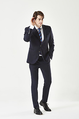 포토 JPG 스튜디오촬영 전신 서양인 외국인 남자 비즈니스 성공 실내 한명 서기 미소 누끼 정장 손짓 성인 앞모습 30대 듣기 비즈니스맨 자신감 흰배경 주머니손 의사소통 성인남자한명만 국내포토 1 옷 감정 뷰포인트 백그라운드 컨셉 모션 표정 사람 인종 내부 장년 흰색 직장인 남자한명만 성인남자만 파일형식