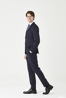 포토 JPG 스튜디오촬영 전신 서양인 외국인 남자 비즈니스 성공 실내 한명 미소 누끼 정장 성인 옆모습 30대 걷기 비즈니스맨 자신감 흰배경 주머니손 성인남자한명만 국내포토 1 옷 감정 뷰포인트 백그라운드 컨셉 모션 표정 사람 인종 내부 장년 흰색 직장인 남자한명만 성인남자만 파일형식