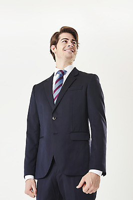 포토 JPG 스튜디오촬영 서양인 외국인 응시 남자 로우앵글 비즈니스 성공 실내 한명 서기 누끼 정장 상반신 성인 앞모습 30대 비즈니스맨 자신감 흰배경 성인남자한명만 국내포토 1 시선 옷 감정 뷰포인트 백그라운드 컨셉 모션 사람 인종 내부 장년 흰색 직장인 남자한명만 성인남자만 파일형식