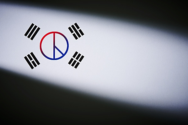 포토 JPG 스튜디오촬영 실내 사람없음 하이앵글 선택 태극기 투표 선거 민주주의 사회이슈 오브젝트 흰배경 국회의원 선거권 기표문양 플랫레이 대통령선거 국내포토 직업 문양 뷰포인트 백그라운드 컨셉 내부 흰색 플랫 국기 파일형식