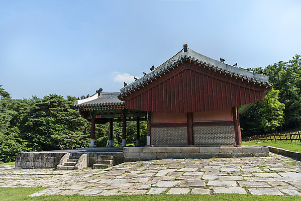 포토 JPG 주간 한국전통 여행 유적지 풍경 사람없음 야외 여름 관광지 세계문화유산 문화재 역사 한국사 조선시대 왕릉 정자각 조선왕릉 동구릉 경릉 헌종 효현왕후 효정왕후 국내포토 구리시 자연요소 전통 계절 고건축 한국 왕 경기도 파일형식 왕후 구리_지역