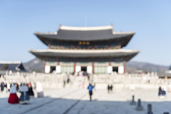 포토 JPG 주간 풍경 여러명 야외 아웃포커스 관광지 도시풍경 여행객 군중 경복궁 근정전 종로 국내포토 자연요소 여행 다수 서울 한국 촬영기법 사람 궁전 도시 파일형식