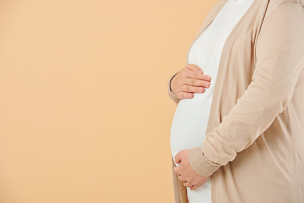 포토 JPG 스튜디오촬영 여자 가족 엄마 실내 건강 한명 서기 상반신 옆모습 30대 부모 임산부 임신 한국인 태교 태아 노란배경 국내포토 1 뷰포인트 백그라운드 관계 모션 사람 동양인 내부 장년 노란색 파일형식