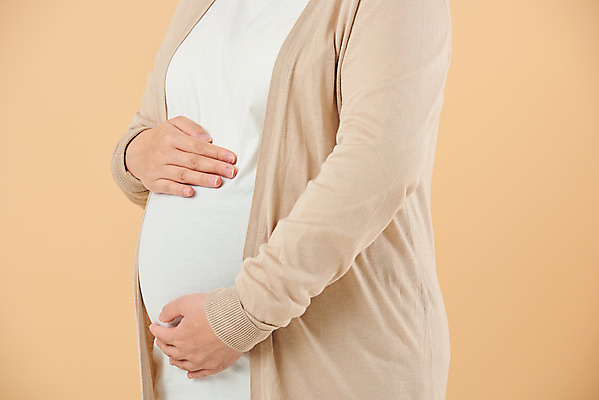 포토 JPG 스튜디오촬영 여자 가족 엄마 실내 건강 한명 서기 상반신 옆모습 30대 부모 임산부 임신 한국인 태교 태아 노란배경 국내포토 1 뷰포인트 백그라운드 관계 모션 사람 동양인 내부 장년 노란색 파일형식