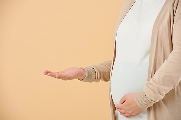 포토 JPG 스튜디오촬영 여자 가족 엄마 실내 건강 한명 서기 상반신 옆모습 30대 부모 임산부 임신 한국인 태교 태아 노란배경 국내포토 1 뷰포인트 백그라운드 관계 모션 사람 동양인 내부 장년 노란색 파일형식