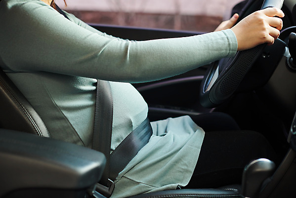 포토 JPG 여자 가족 자동차 엄마 실내 건강 한명 앉기 상반신 옆모습 30대 부모 임산부 임신 운전 한국인 출퇴근 태교 태아 차안 워킹맘 안전벨트 국내포토 1 육상교통 뷰포인트 비즈니스 관계 모션 안전 사람 동양인 내부 장년 비즈니스우먼 파일형식