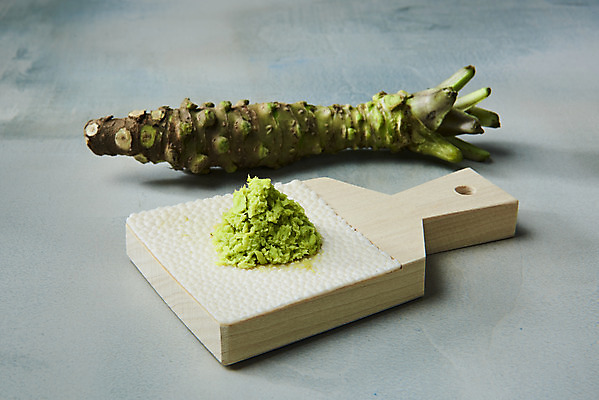 포토 JPG 스튜디오촬영 채소 식재료 회색배경 실내 사람없음 회색 소스 고추냉이 강판 생와사비 국내포토 컬러 백그라운드 내부 양념 파일형식