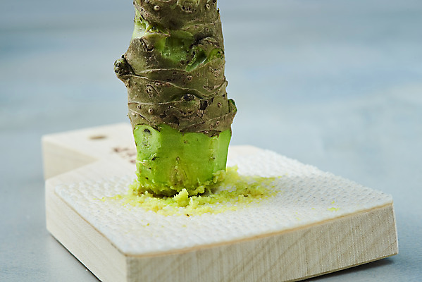 포토 JPG 스튜디오촬영 채소 식재료 회색배경 실내 근접촬영 사람없음 회색 소스 고추냉이 강판 생와사비 국내포토 뷰포인트 컬러 백그라운드 내부 양념 파일형식