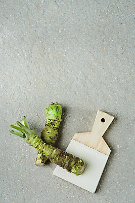 포토 JPG 스튜디오촬영 채소 식재료 회색배경 실내 사람없음 하이앵글 회색 소스 고추냉이 강판 플랫레이 생와사비 국내포토 뷰포인트 컬러 백그라운드 내부 양념 플랫 파일형식