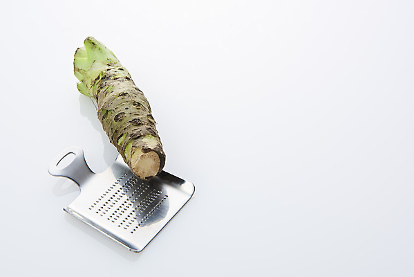 포토 JPG 스튜디오촬영 채소 식재료 실내 사람없음 흰색 소스 고추냉이 흰배경 강판 생와사비 국내포토 컬러 백그라운드 내부 양념 파일형식