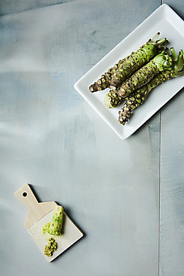 포토 JPG 스튜디오촬영 접시 채소 식재료 회색배경 실내 사람없음 하이앵글 회색 소스 고추냉이 강판 플랫레이 생와사비 국내포토 식기 뷰포인트 컬러 백그라운드 내부 양념 플랫 파일형식