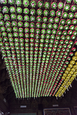 포토 JPG 주간 로우앵글 불교 한국 사람없음 야외 관광지 여러개 사찰 연등 흥국사 국내포토 자연요소 아시아 종교 뷰포인트 여행 다수 종교건축 등불 불교용품 여수 파일형식