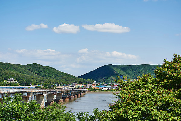 포토 JPG 주간 구름 여행 하늘 풍경 사람없음 야외 관광지 봄 강화도 국내여행 명승지 강화대교 국내포토 자연요소 계절 다리_건축물 인천 파일형식