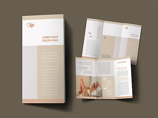 템플릿 손 여자 ZIP 리플렛 엄마 손바닥 사랑 팜플렛 성인 신체부위 30대 만지기 한국인 육아 하트 아기 베이지색 인디자인 INDD 이미지템플릿 모양 감정 컬러 가족 모션 사람 동양인 장년 파일형식