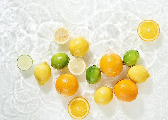 포토 JPG 스튜디오촬영 무료이미지 물결 백그라운드 오렌지 과일 단면 실내 사람없음 물 하이앵글 여러개 흰색 레몬 오브젝트 흰배경 라임 싱그러움 플랫레이 국내포토 자연요소 뷰포인트 컬러 다수 내부 플랫 파일형식 무료콘텐츠