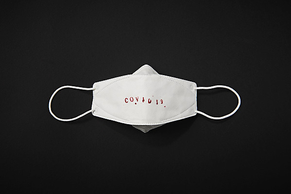 포토 JPG 스튜디오촬영 검은배경 실내 마스크 사람없음 하이앵글 한개 바이러스 질병 사회이슈 예방 감염 폐렴 플랫레이 국내포토 1 뷰포인트 백그라운드 컨셉 의학 내부 검은색 플랫 파일형식