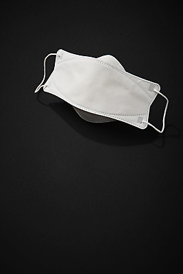포토 JPG 스튜디오촬영 검은배경 실내 마스크 사람없음 한개 바이러스 질병 사회이슈 예방 감염 폐렴 국내포토 1 백그라운드 컨셉 의학 내부 검은색 파일형식