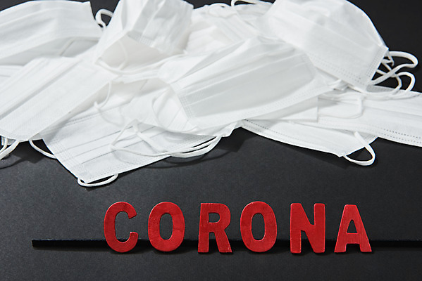 포토 JPG 스튜디오촬영 검은배경 실내 마스크 사람없음 여러개 바이러스 질병 사회이슈 예방 감염 폐렴 국내포토 다수 백그라운드 컨셉 의학 내부 검은색 파일형식