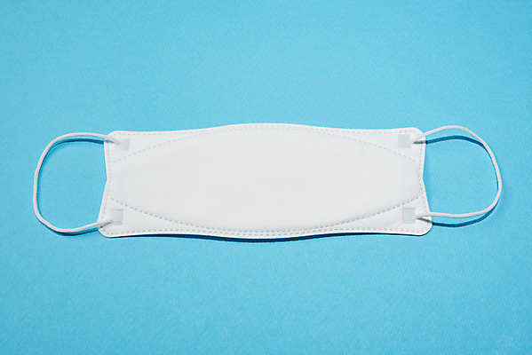 포토 JPG 스튜디오촬영 실내 마스크 사람없음 하이앵글 한개 바이러스 질병 사회이슈 예방 파란배경 감염 폐렴 플랫레이 국내포토 1 뷰포인트 백그라운드 컨셉 의학 내부 파란색 플랫 파일형식