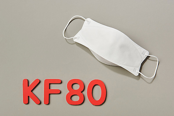 포토 JPG 스튜디오촬영 회색배경 실내 마스크 사람없음 하이앵글 한개 회색 바이러스 질병 사회이슈 예방 감염 폐렴 플랫레이 국내포토 1 뷰포인트 컬러 백그라운드 컨셉 의학 내부 플랫 파일형식