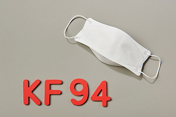 포토 JPG 스튜디오촬영 회색배경 실내 마스크 사람없음 하이앵글 한개 회색 바이러스 질병 사회이슈 예방 감염 폐렴 플랫레이 국내포토 1 뷰포인트 컬러 백그라운드 컨셉 의학 내부 플랫 파일형식