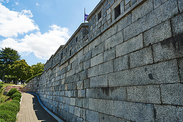 포토 JPG 주간 여행 한국건축 유적지 하늘 풍경 사람없음 야외 관광지 봄 문화재 역사 한국사 성벽 강화도 국내여행 명승지 사적지 강화덕진진 국내포토 자연요소 계절 건축 고건축 인천 파일형식