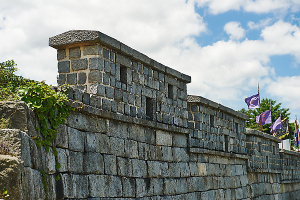 포토 JPG 주간 구름 여행 한국건축 유적지 하늘 풍경 사람없음 야외 관광지 봄 문화재 깃발 역사 한국사 성벽 강화도 국내여행 명승지 사적지 강화덕진진 국내포토 자연요소 계절 건축 고건축 인천 파일형식