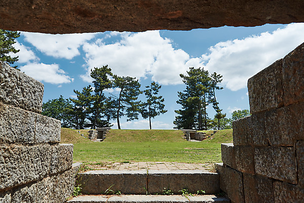 포토 JPG 주간 나무 여행 한국건축 유적지 하늘 풍경 사람없음 야외 관광지 봄 문화재 역사 한국사 강화도 국내여행 명승지 사적지 강화덕진진 덕진돈대 국내포토 자연요소 식물 계절 건축 고건축 인천 파일형식 돈대