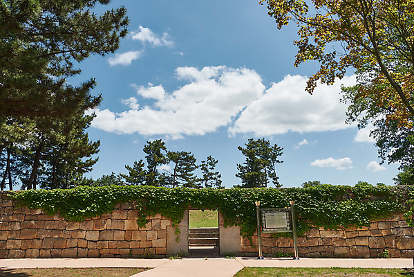 포토 JPG 주간 나무 구름 여행 한국건축 유적지 하늘 풍경 사람없음 야외 관광지 봄 문화재 역사 한국사 강화도 국내여행 명승지 사적지 강화덕진진 덕진돈대 국내포토 자연요소 식물 계절 건축 고건축 인천 파일형식 돈대