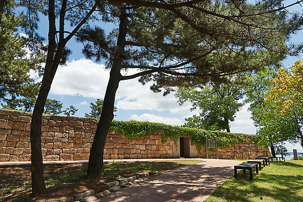 포토 JPG 주간 나무 구름 여행 한국건축 유적지 하늘 풍경 사람없음 야외 관광지 봄 문화재 역사 한국사 강화도 국내여행 명승지 사적지 강화덕진진 덕진돈대 국내포토 자연요소 식물 계절 건축 고건축 인천 파일형식 돈대