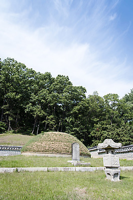 포토 JPG 주간 한국전통 여행 유적지 풍경 사람없음 야외 관광지 세계문화유산 문화재 무덤 역사 신라 한국사 비석 봉분 연천 연천경순왕릉 국내포토 자연요소 전통 고건축 한국 경기도 왕릉 파일형식