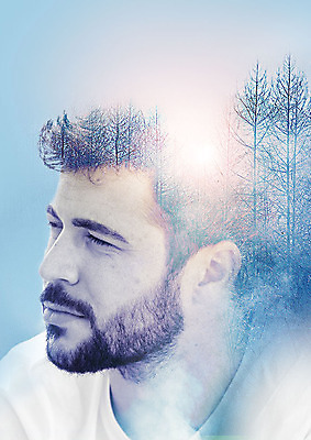 PSD 서양인 외국인 나무 편집이미지 남자 겨울 한명 사람 20대 성인 파란색 추억 숲 다중노출 성인남자한명만 이미지편집 식물 1 계절 컬러 컨셉 촬영기법 인종 청년 남자한명만 성인남자만 파일형식