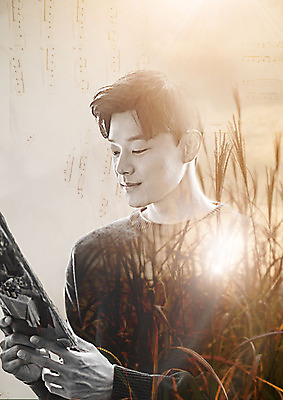 PSD 편집이미지 남자 음악 한명 사람 20대 성인 책 독서 갈색 로맨틱 한국인 가을 추억 악보 다중노출 성인남자한명만 이미지편집 1 계절 컬러 컨셉 문화예술 촬영기법 동양인 청년 남자한명만 성인남자만 파일형식