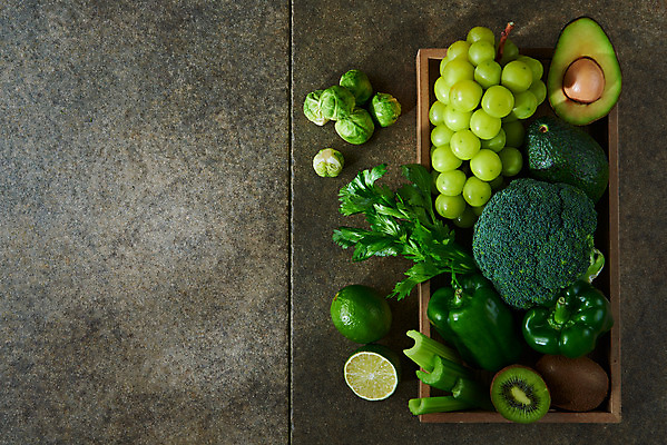 포토 JPG 스튜디오촬영 채소 식재료 피망 쟁반 실내 키위 사람없음 하이앵글 여러개 신선 브로콜리 채식 라임 비타민 샐러리 아보카도 건강식 방울양배추 플랫레이 망고포도 섬유질 국내포토 음식 뷰포인트 다수 과일 내부 플랫 청포도 양배추 영양소 파일형식