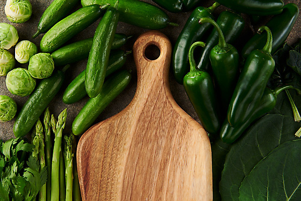 포토 JPG 스튜디오촬영 채소 식재료 오이 도마 실내 사람없음 하이앵글 여러개 신선 채식 아스파라거스 비타민 샐러리 건강식 방울양배추 케일 할라피뇨 플랫레이 섬유질 국내포토 음식 뷰포인트 다수 고추 주방용품 내부 플랫 양배추 영양소 파일형식