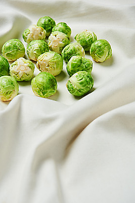 포토 JPG 스튜디오촬영 채소 식재료 실내 사람없음 여러개 신선 천 채식 비타민 건강식 방울양배추 섬유질 국내포토 음식 다수 내부 직물 양배추 영양소 파일형식